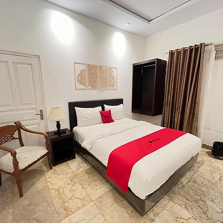 Reddoorz Near Kantor Walikota 美娜多 外观 照片