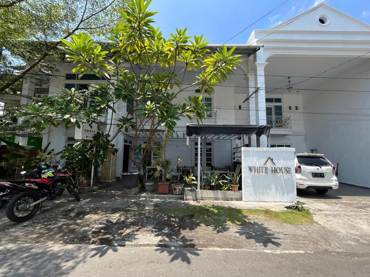 Reddoorz Near Kantor Walikota 美娜多 外观 照片