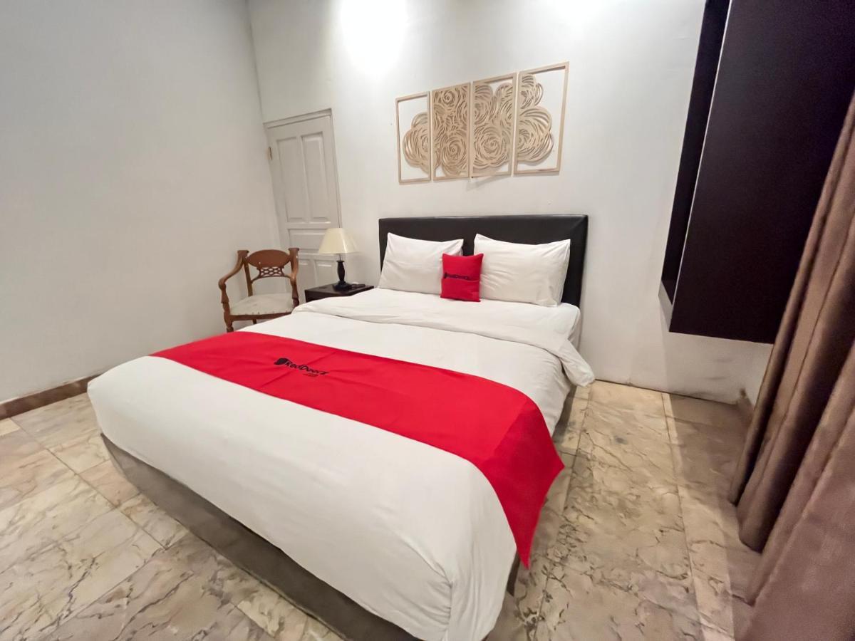 Reddoorz Near Kantor Walikota 美娜多 外观 照片